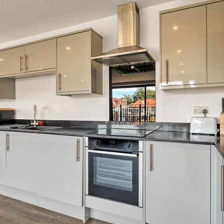 Modern Penthouse In Wembley Apartment London Exterior photo