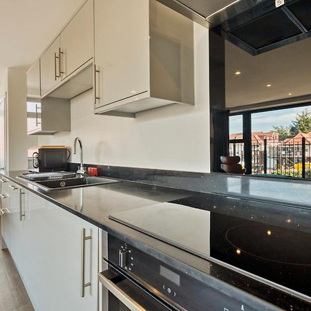Modern Penthouse In Wembley Apartment London Exterior photo