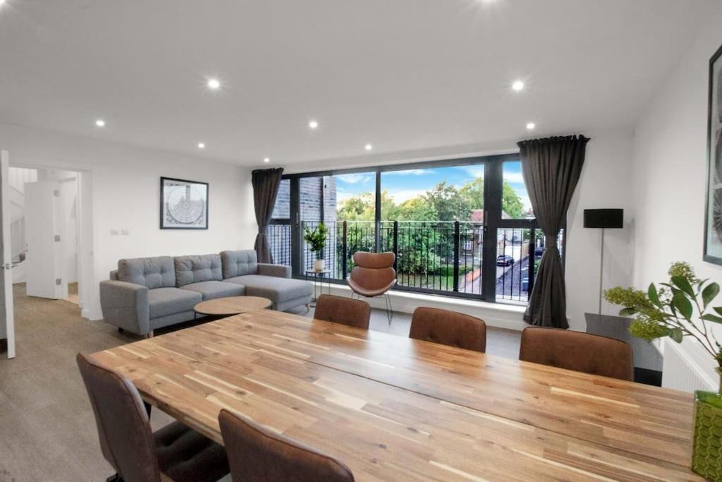 Modern Penthouse In Wembley Apartment London Exterior photo